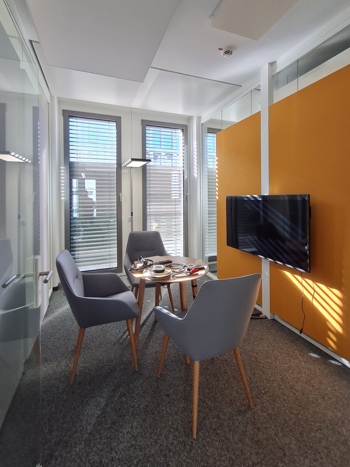 Welle 2; Büroflächenumbau nach neuem Arbeitsplatzkonzept