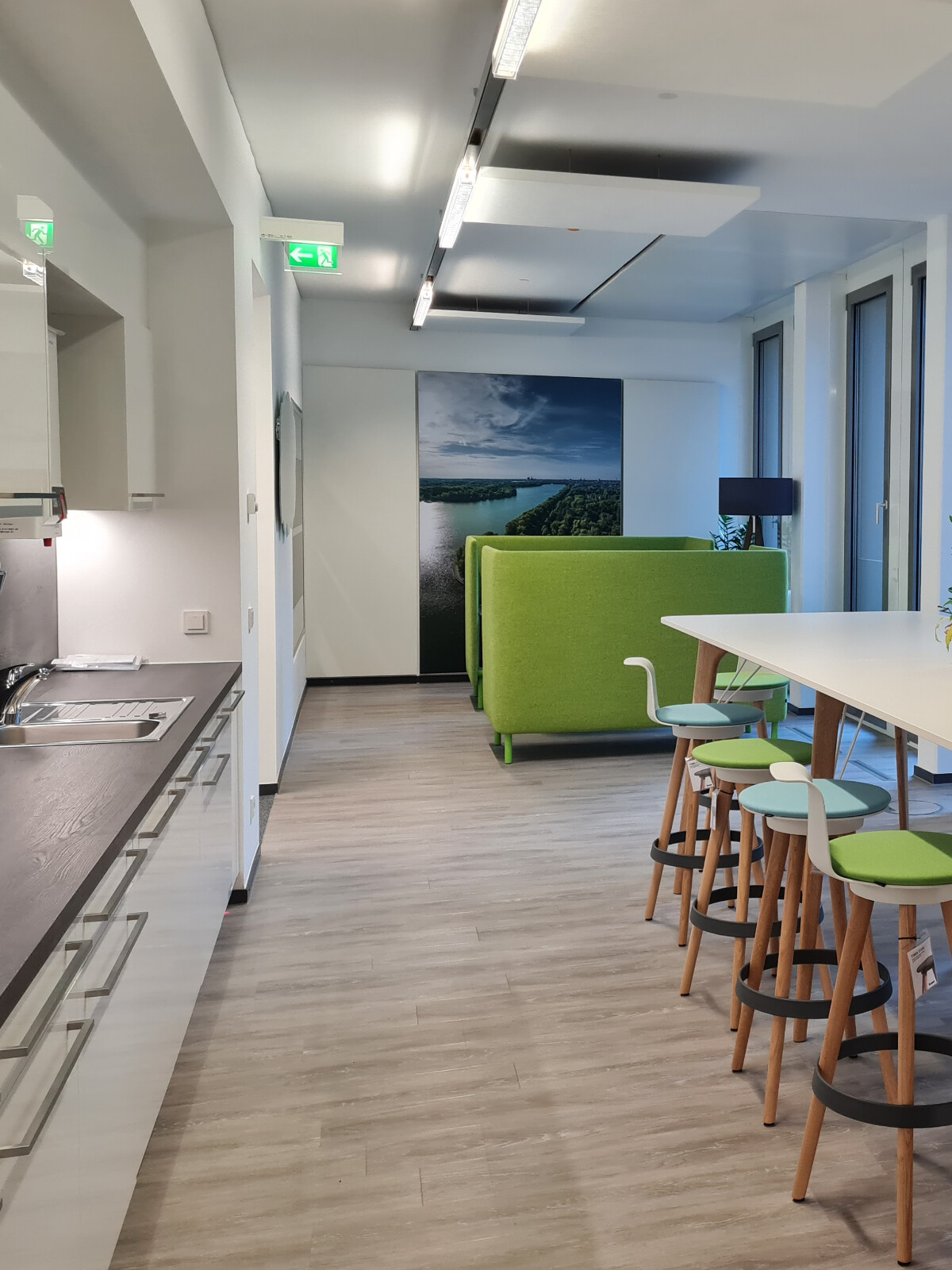 Welle 5; Büroflächenumbau nach neuem Arbeitsplatzkonzept